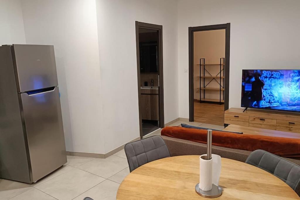 Appartement Confort Equipe Au Coeur De Béziers Dış mekan fotoğraf